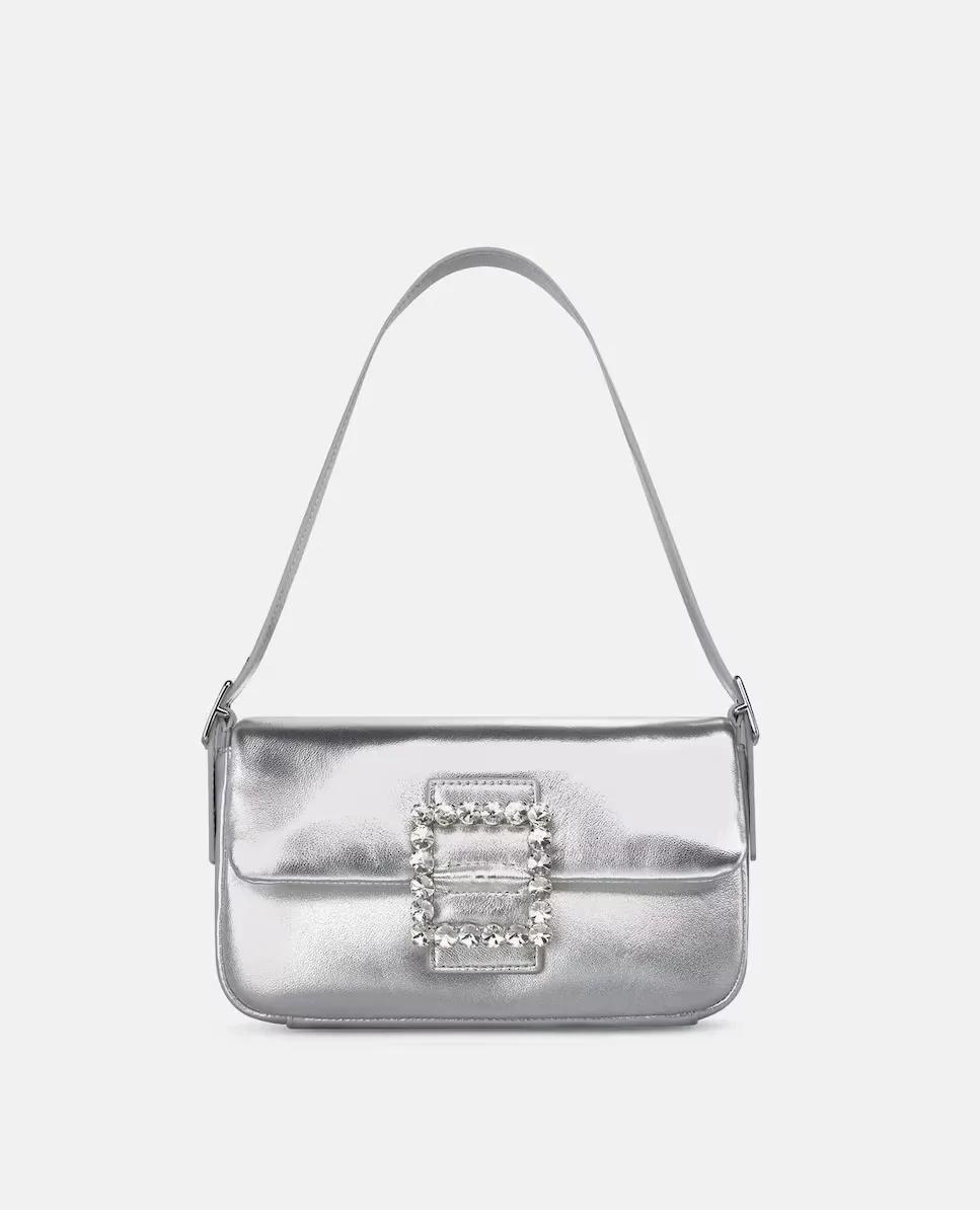 Сумка через плечо с корпусом в форме коробки и квадратной отделкой в виде драгоценного камня на переднем клапане Alma en Pena, серебряный
Сумка через плечо с корпусом в форме коробки и квадратной отделкой в виде драгоценного камня на переднем клапане Alma en Pena, серебряный