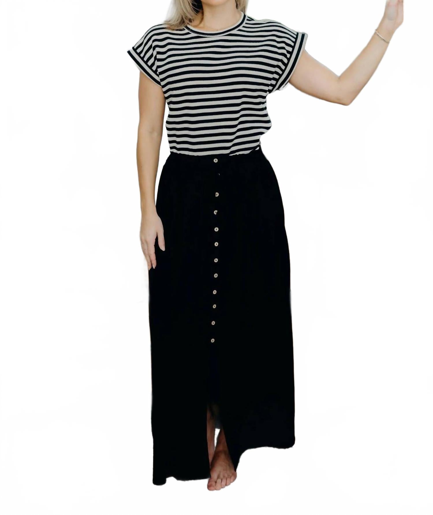 Mikarose Длинная юбка на пуговицах спереди, черная
Mikarose Длинная юбка на пуговицах спереди, черная