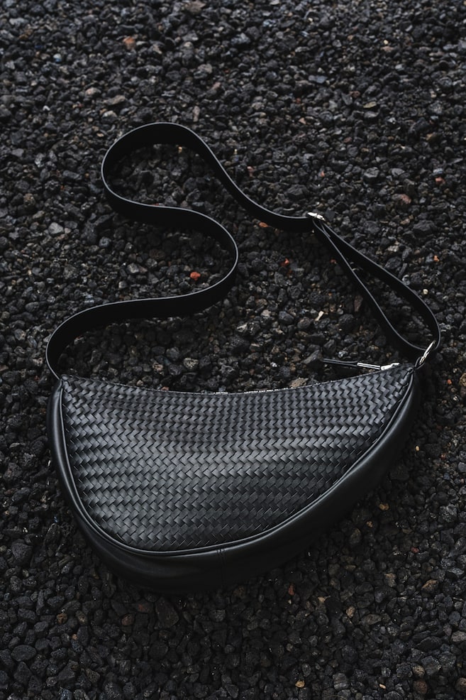 Плетеная сумка через плечо H&M, черный
Плетеная сумка через плечо H&M, черный