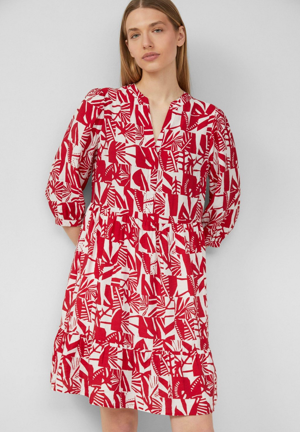 Повседневное платье STRUKTURIERTES AUS MIT EINGRIFFTASCHEN s.Oliver, красный
Повседневное платье STRUKTURIERTES AUS MIT EINGRIFFTASCHEN s.Oliver, красный