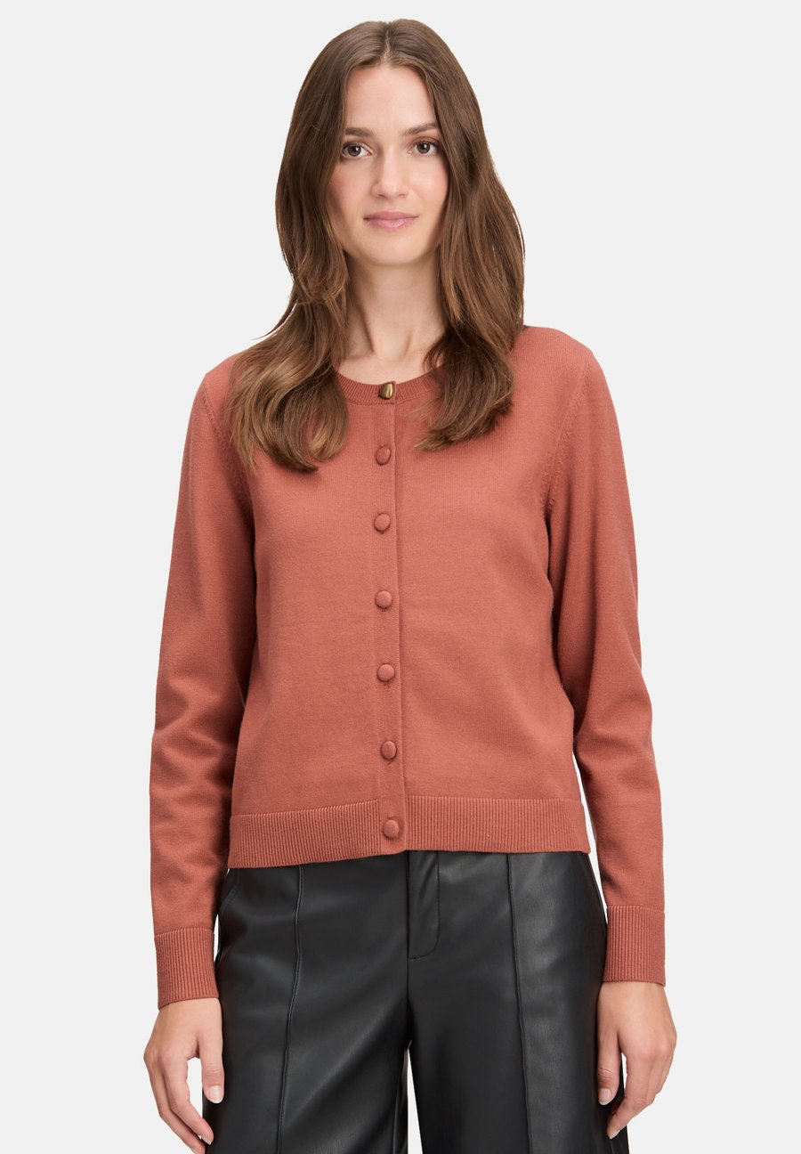 Кардиган Cartoon MIT RUNDHALSAUSSCHNITT, Terra Cotta/Coral
Кардиган Cartoon MIT RUNDHALSAUSSCHNITT, Terra Cotta/Coral
