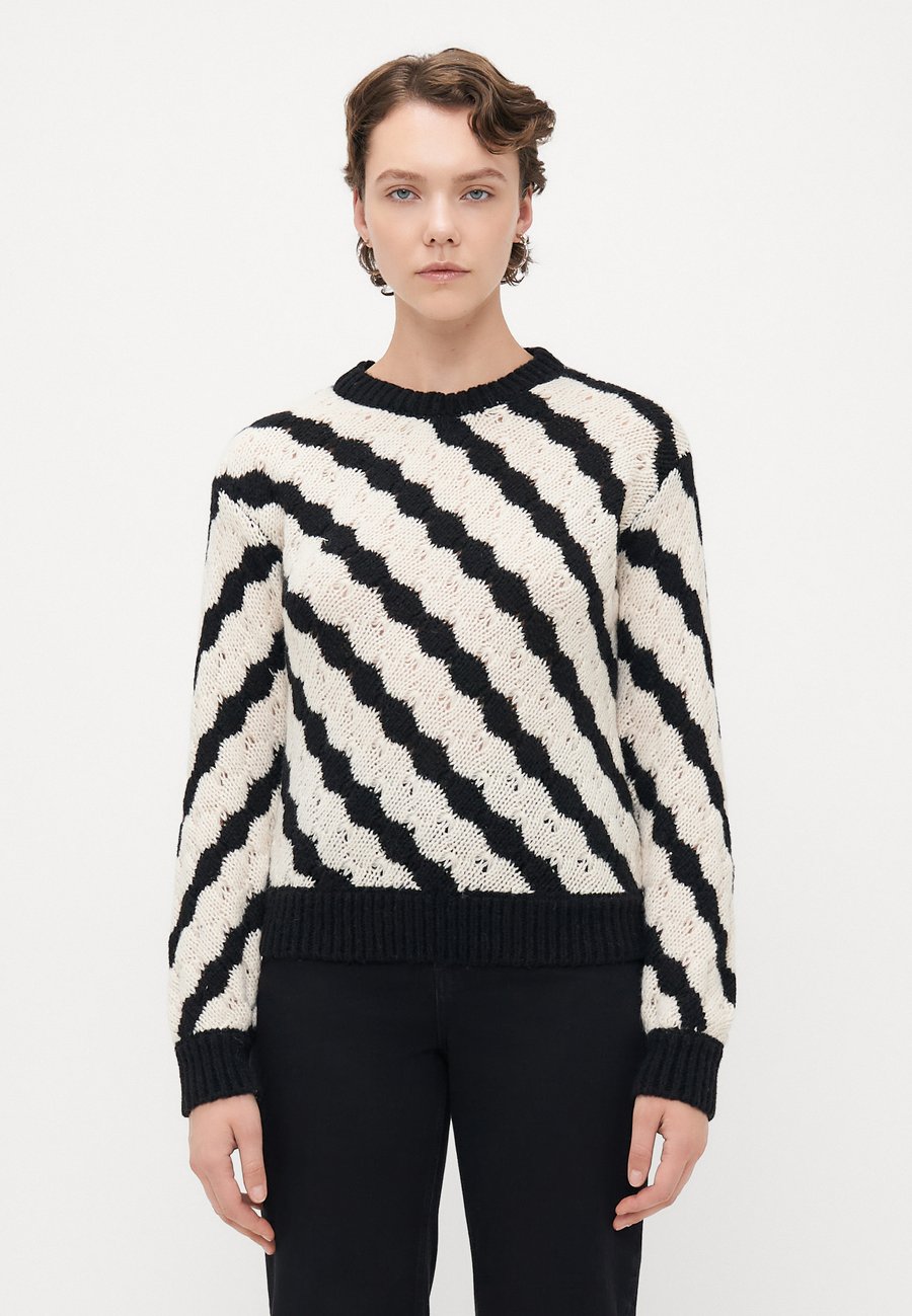 Джемпер Vero Moda Tall VMBUBLY O NECK , Black/Birch/Black
Джемпер Vero Moda Tall VMBUBLY O NECK , Black/Birch/Black