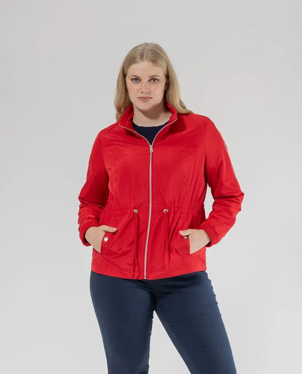 Короткая женская парка с высоким воротником и регулируемой талией October, красный
Короткая женская парка с высоким воротником и регулируемой талией October, красный