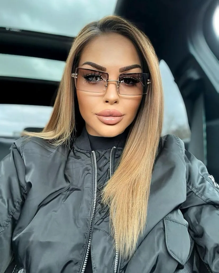 Солнцезащитные очки FEISEDY в винтажном стиле, прямоугольные, без оправы, конфетных цветов, для женщин и мужчин, B2642, 3pack (01 Gradual Grey+03 Tea+13 Gradual Blue)
Солнцезащитные очки FEISEDY в винтажном стиле, прямоугольные, без оправы, конфетных цветов, для женщин и мужчин, B2642, 3pack (01 Gradual Grey+03 Tea+13 Gradual Blue)