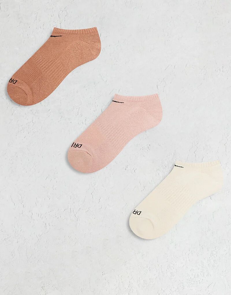 Носки Nike Training Everyday Cushioned, 3 пары, разноцветные
Носки Nike Training Everyday Cushioned, 3 пары, разноцветные