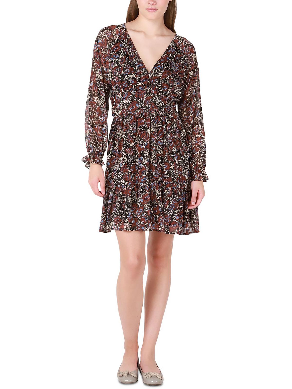 Женское облегающее платье с V-образным вырезом и расклешенной юбкой длиной до колена Black Tape, цвет red/blue floral
Женское облегающее платье с V-образным вырезом и расклешенной юбкой длиной до колена Black Tape, цвет red/blue floral