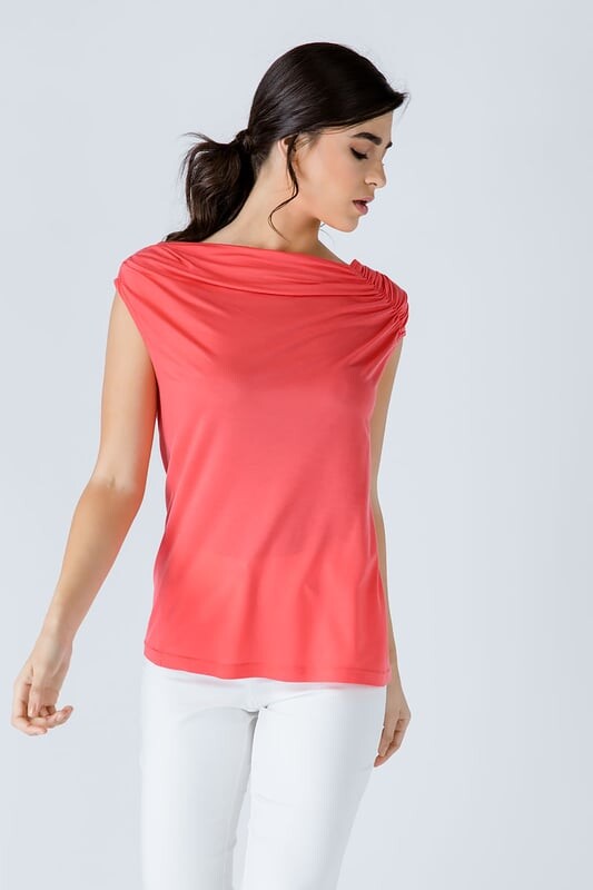 Асимметричный верх Conquista, красный
Асимметричный верх Conquista, красный