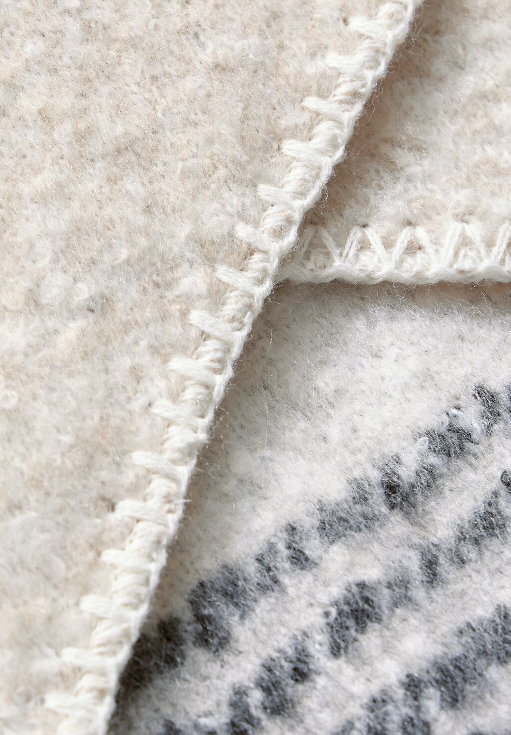 Шарф GESTREIFTER Cecil, черный
Шарф GESTREIFTER Cecil, черный