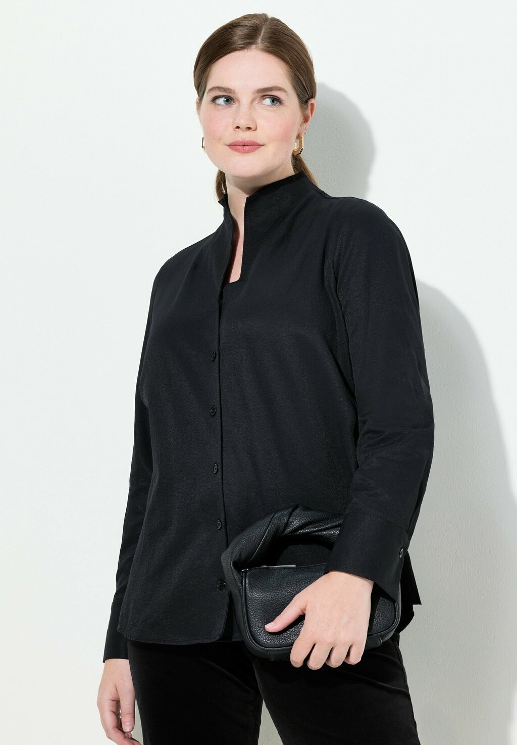 Блузка на пуговицах UPDATED OXFORD Ulla Popken, черный
Блузка на пуговицах UPDATED OXFORD Ulla Popken, черный