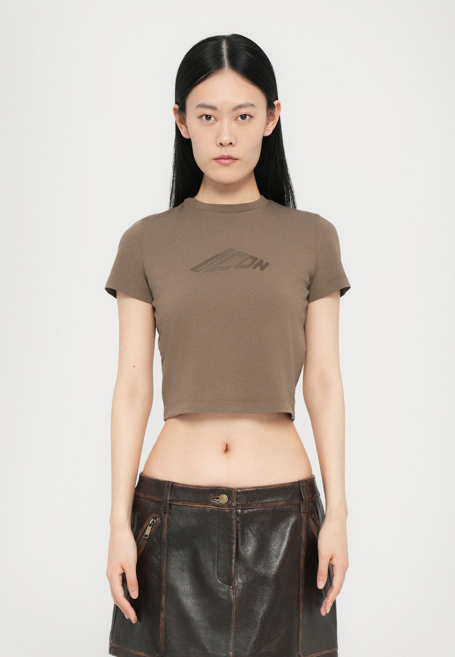 Футболка DSQUARED2 ICON MINI FIT TEE, Mud/Grey
Футболка DSQUARED2 ICON MINI FIT TEE, Mud/Grey