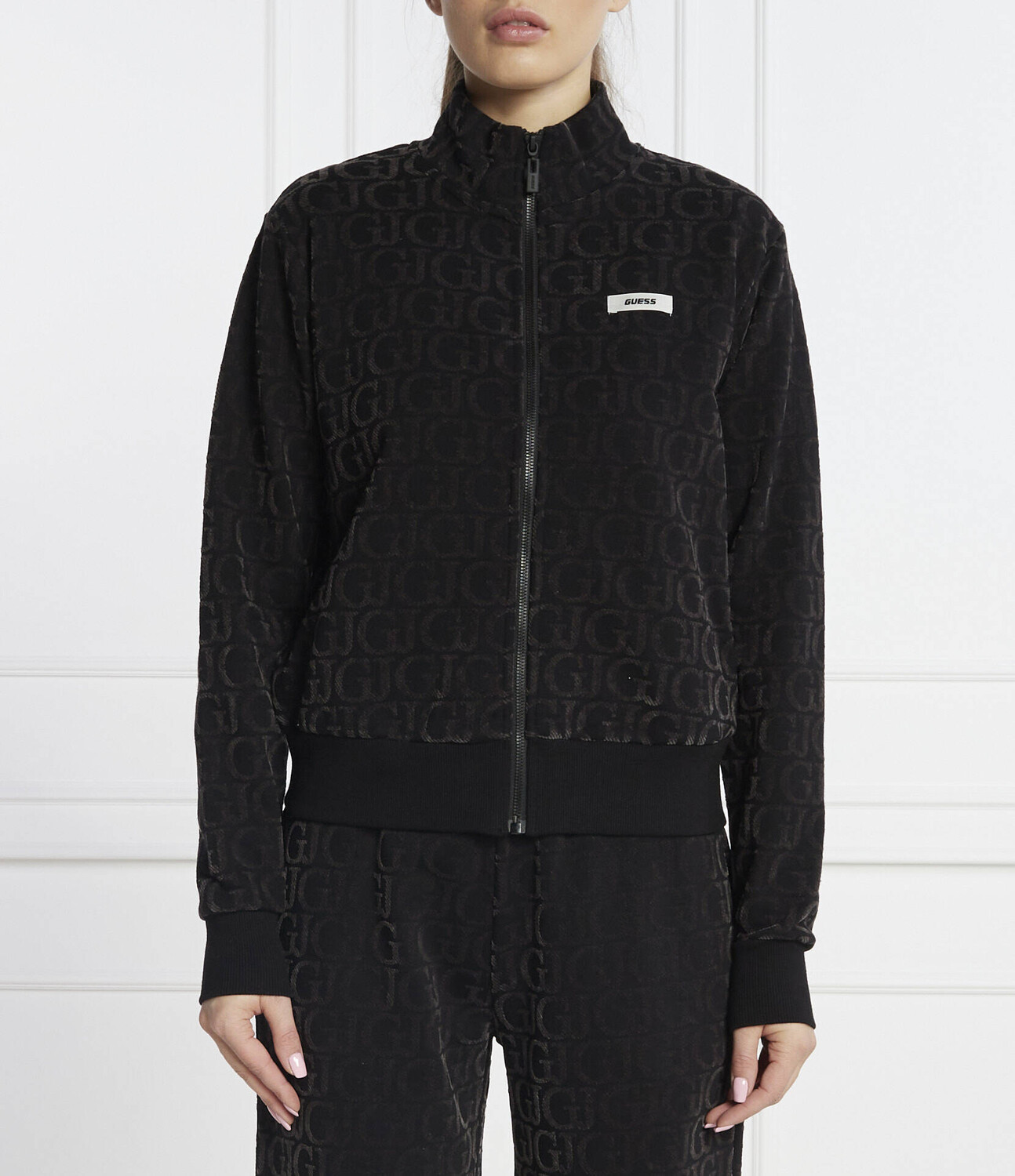 Толстовка GUESS ACTIVE Regular Fit, черный
Толстовка GUESS ACTIVE Regular Fit, черный