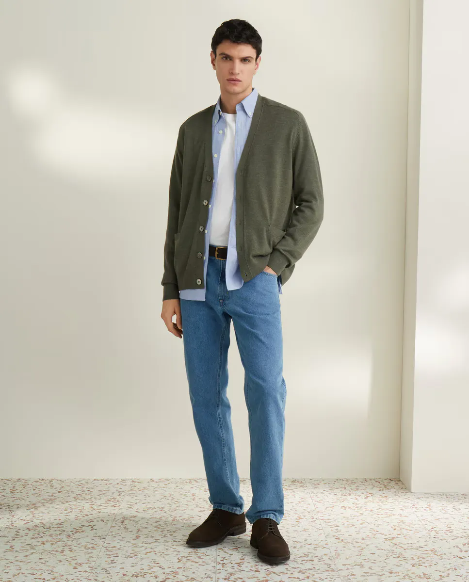 Мужской кардиган на простых пуговицах 100% Меринос Emidio Tucci, цвет Kaki
Мужской кардиган на простых пуговицах 100% Меринос Emidio Tucci, цвет Kaki