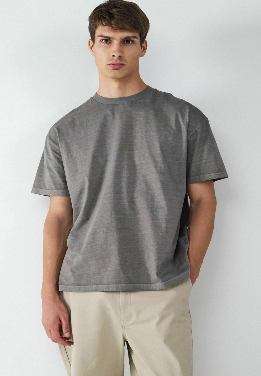 Футболка Balmohk Basic T-shirt, Grey, Серый, Футболка Balmohk Basic T-shirt, Grey
Футболка Balmohk Basic T-shirt, Grey, Серый, Футболка Balmohk Basic T-shirt, Grey