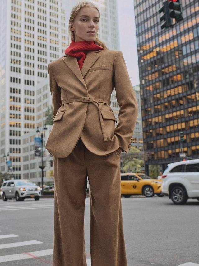 Хельсинкские полушерстяные брюки Mango, кэмел
Хельсинкские полушерстяные брюки Mango, кэмел