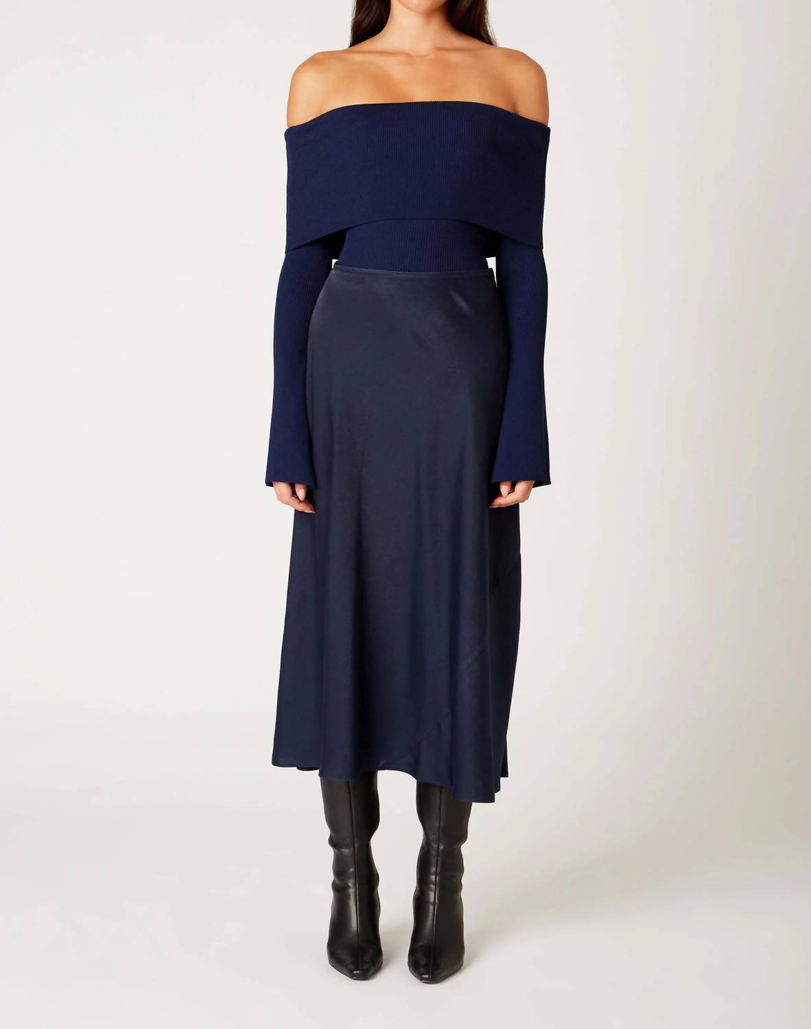 Свитер Палмера в полночь NIA, Midnight
Свитер Палмера в полночь NIA, Midnight