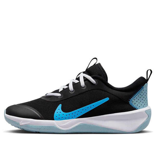 Кроссовки omni multicourt Nike, черный 
Кроссовки omni multicourt Nike, черный