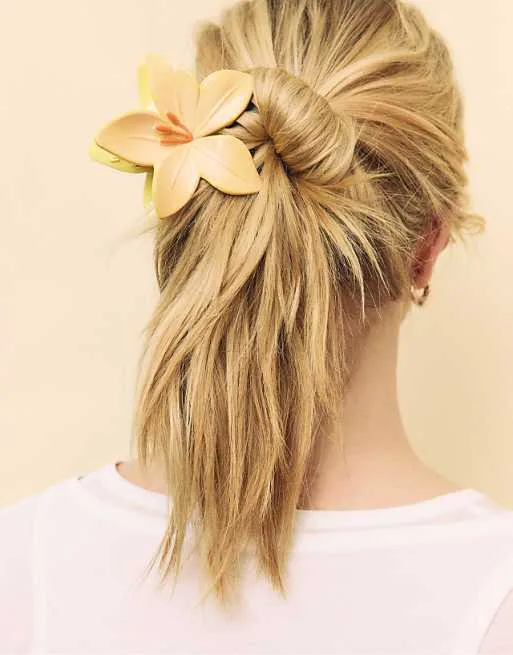 Золотая заколка для волос Stradivarius Flower
Золотая заколка для волос Stradivarius Flower