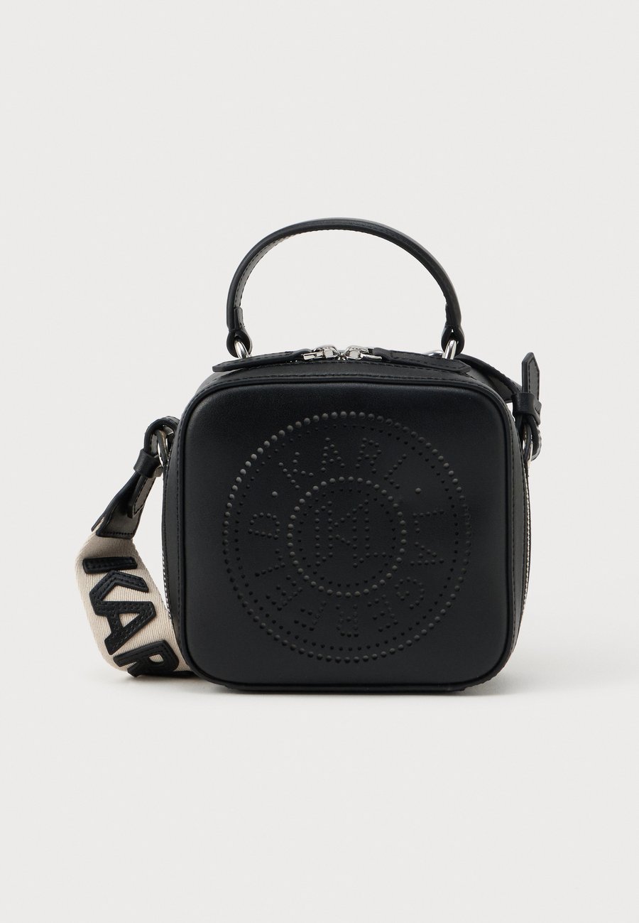 Сумка KARL LAGERFELD CIRCLE CROSSBODY, Black
Сумка KARL LAGERFELD CIRCLE CROSSBODY, Black