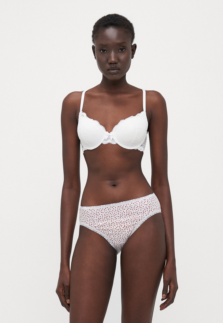 Трусы LASCANA GIFTBOX LOVE 5 PACK, Black/White/Grey/Multi-Coloured
Трусы LASCANA GIFTBOX LOVE 5 PACK, Black/White/Grey/Multi-Coloured