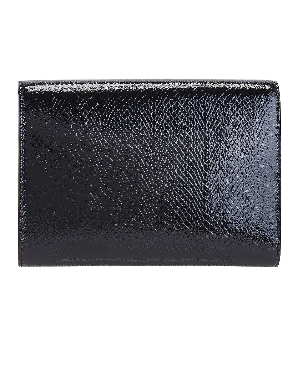 Клатч Cassandra с клапаном Saint Laurent, цвет Noir, Бежевый, Клатч Cassandra с клапаном Saint Laurent, цвет Noir
Клатч Cassandra с клапаном Saint Laurent, цвет Noir, Бежевый, Клатч Cassandra с клапаном Saint Laurent, цвет Noir