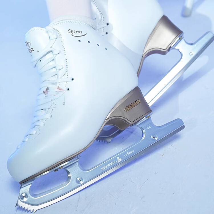 EDEA Фигурные коньки Four-Star для взрослых и детей с алюминиевыми лезвиями, белые (Standard C) + розовые алюминиевые лезвия, размер 37
EDEA Фигурные коньки Four-Star для взрослых и детей с алюминиевыми лезвиями, белые (Standard C) + розовые алюминиевые лезвия, размер 37