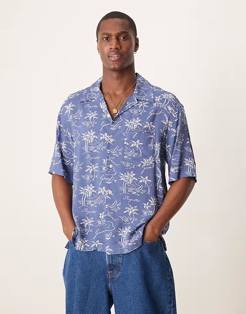 Рубашка с короткими рукавами и принтом логотипа GANT Island, средне-синего цвета
Рубашка с короткими рукавами и принтом логотипа GANT Island, средне-синего цвета