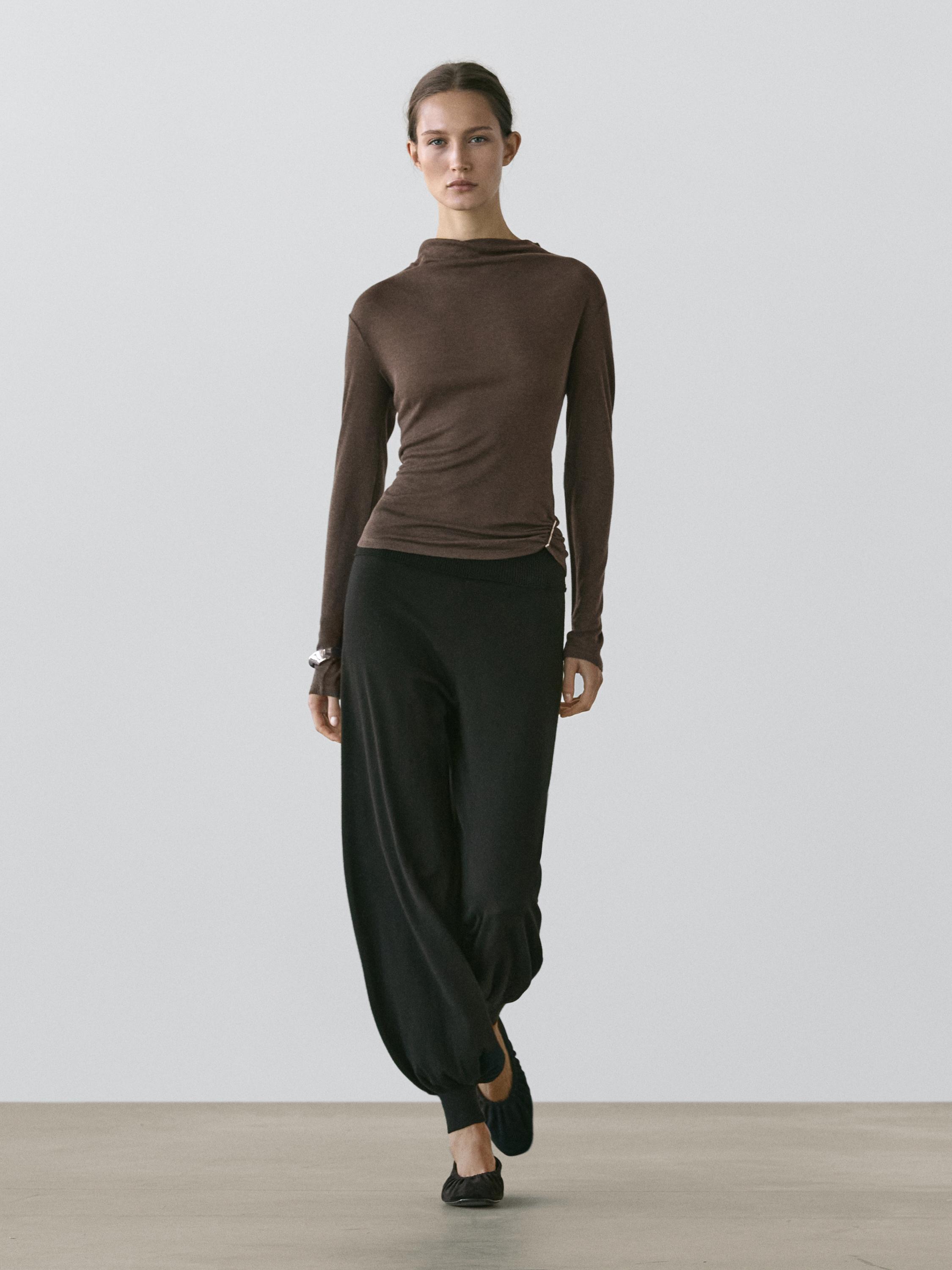 Футболка с воротником funnel Massimo Dutti, brown marl, Коричневый, Футболка с воротником funnel Massimo Dutti, brown marl
Футболка с воротником funnel Massimo Dutti, brown marl, Коричневый, Футболка с воротником funnel Massimo Dutti, brown marl