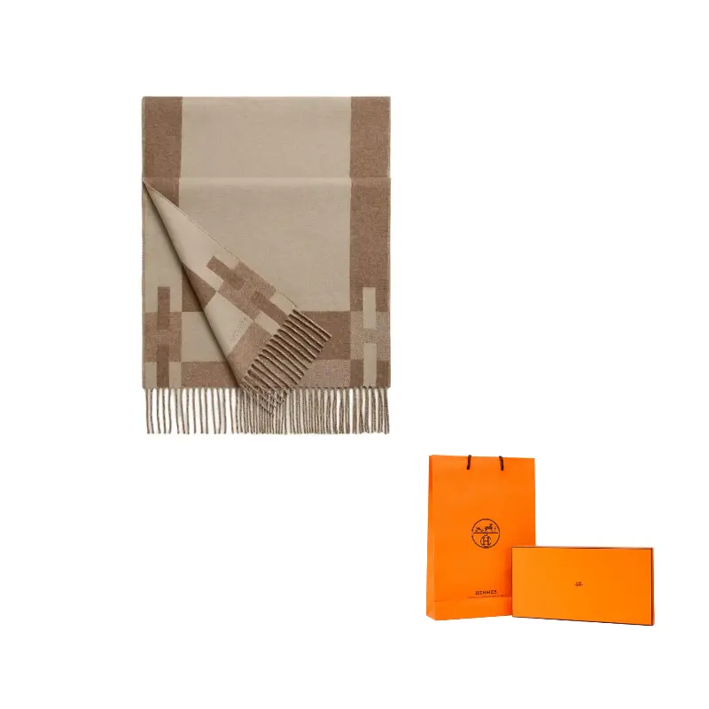 HERMES Кашемировый вязаный шарф женский меловой белый, Chalk White 
HERMES Кашемировый вязаный шарф женский меловой белый, Chalk White