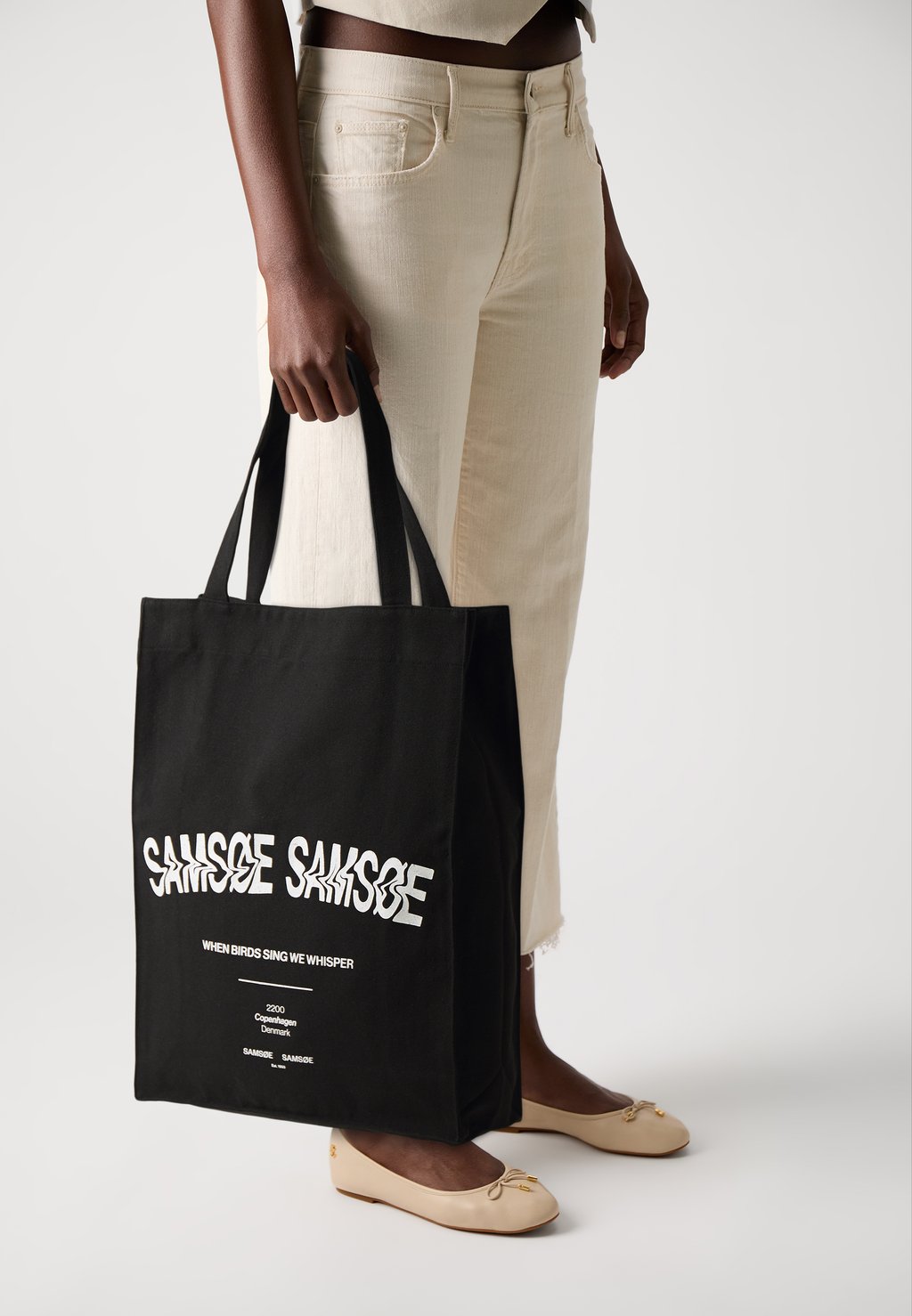 Сумка-тоут PRINT TOTE BAG UNISEX Samsøe Samsøe, черный
Сумка-тоут PRINT TOTE BAG UNISEX Samsøe Samsøe, черный