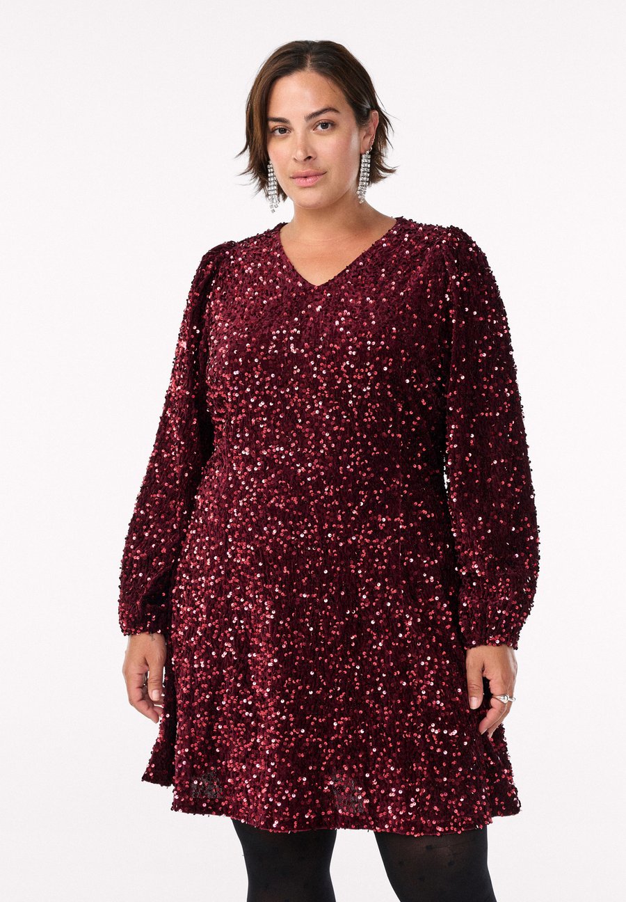 Платье Zizzi PAILLETTEN, Wine Red/Bordeaux
Платье Zizzi PAILLETTEN, Wine Red/Bordeaux