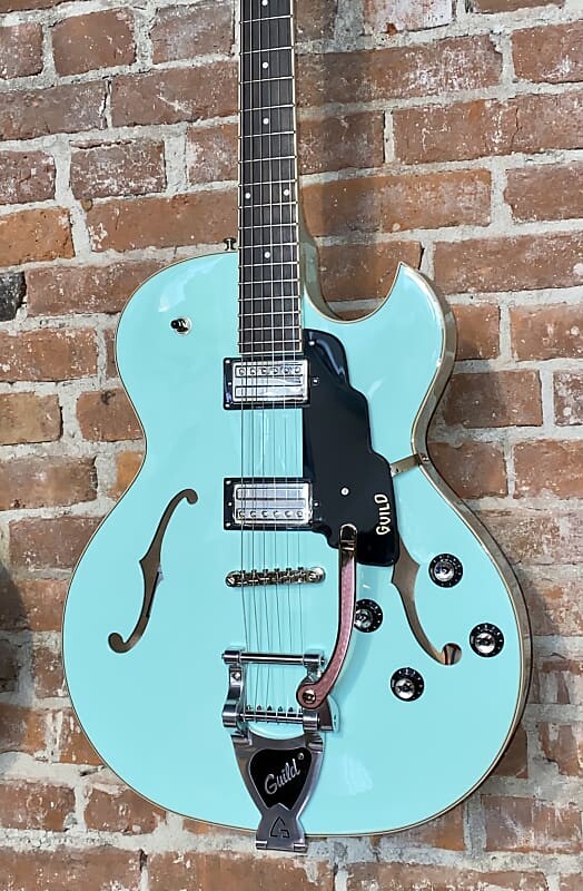 Электрогитара for 2020 Guild Starfire I SC in Seafoam Green , This Guitar is So Cool support Small Business
Электрогитара for 2020 Guild Starfire I SC in Seafoam Green , This Guitar is So Cool support Small Business
