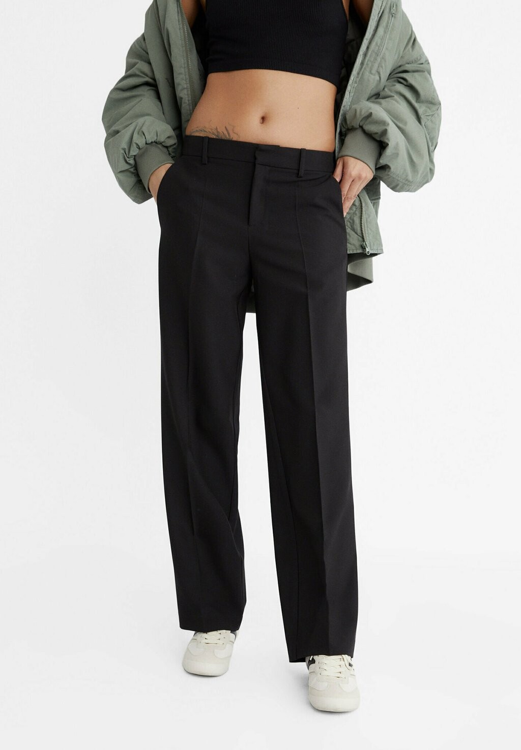 Брюки WITH POCKETS Stradivarius, цвет black
Брюки WITH POCKETS Stradivarius, цвет black