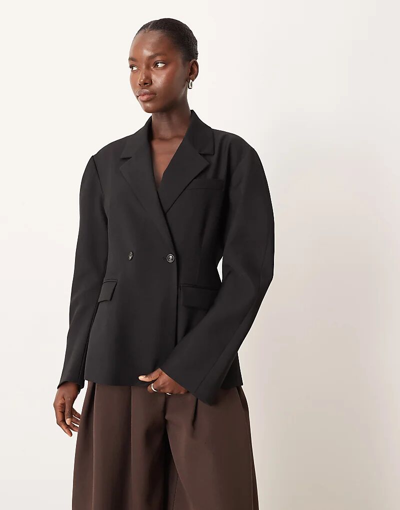 Пиджак Gina Tricot черного цвета
Пиджак Gina Tricot черного цвета