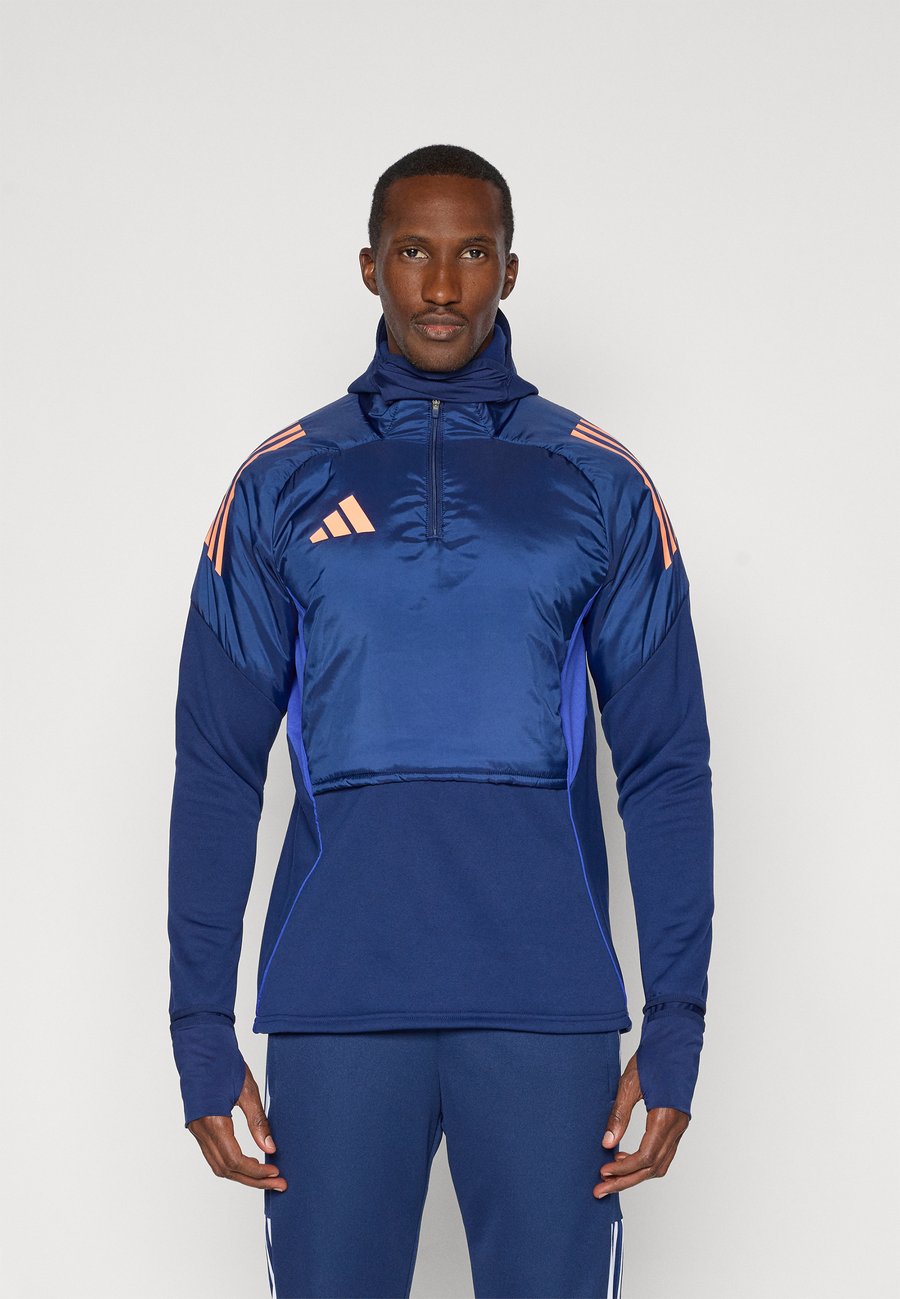 Куртка Adidas Performance TIRO25 COMPETITION WINTERIZED TOP, Dark Blue/Beam Orange/Dark Blue
Куртка Adidas Performance TIRO25 COMPETITION WINTERIZED TOP, Dark Blue/Beam Orange/Dark Blue