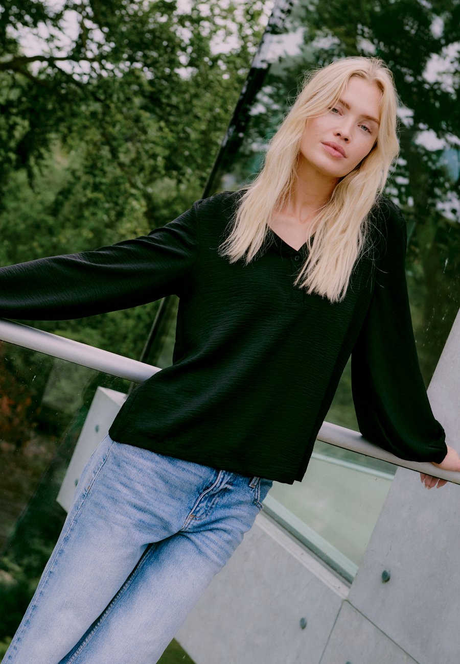 Блуза b.young BMMGERDA SHIRT, Meteorite/Black
Блуза b.young BMMGERDA SHIRT, Meteorite/Black