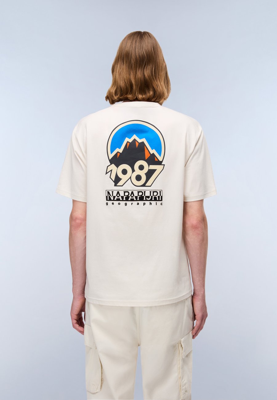 Футболка Napapijri MONTEPIANA, Beige Dimity/Beige, Бежевый, Футболка Napapijri MONTEPIANA, Beige Dimity/Beige
Футболка Napapijri MONTEPIANA, Beige Dimity/Beige, Бежевый, Футболка Napapijri MONTEPIANA, Beige Dimity/Beige