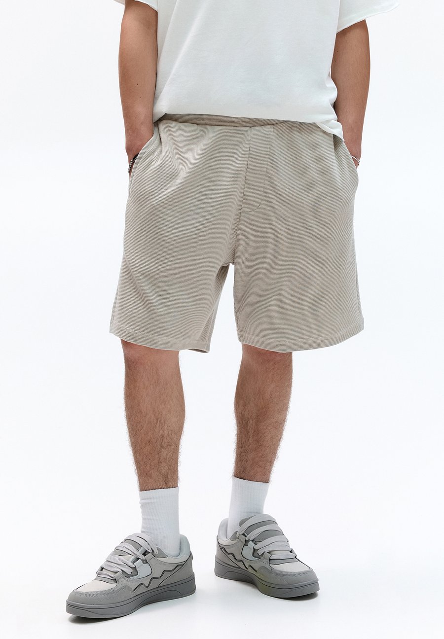 Шорты PULL&BEAR WAFFLE BERMUDA, Light Grey
Шорты PULL&BEAR WAFFLE BERMUDA, Light Grey