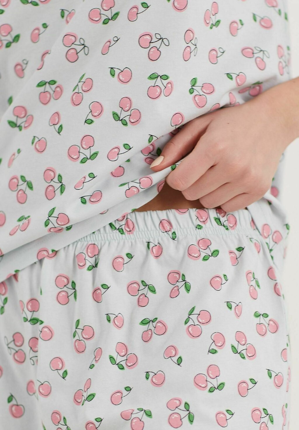 Пижамный комплект SET Yamamay, светло-голубой
Пижамный комплект SET Yamamay, светло-голубой