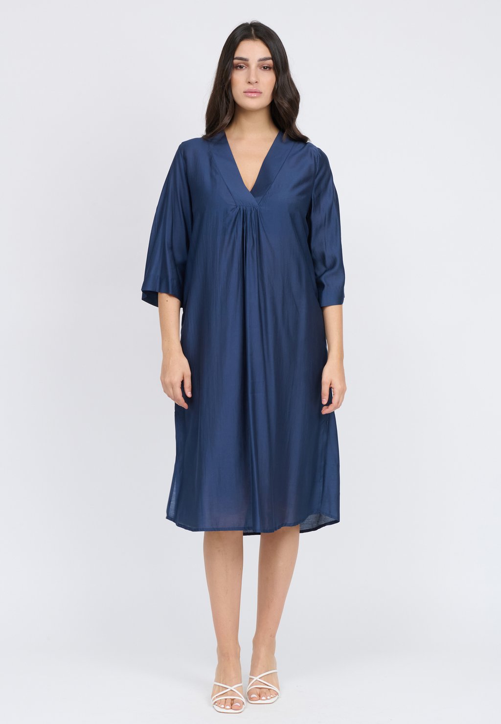 Повседневное платье V-NECK Maison Form'elle, синий
Повседневное платье V-NECK Maison Form'elle, синий