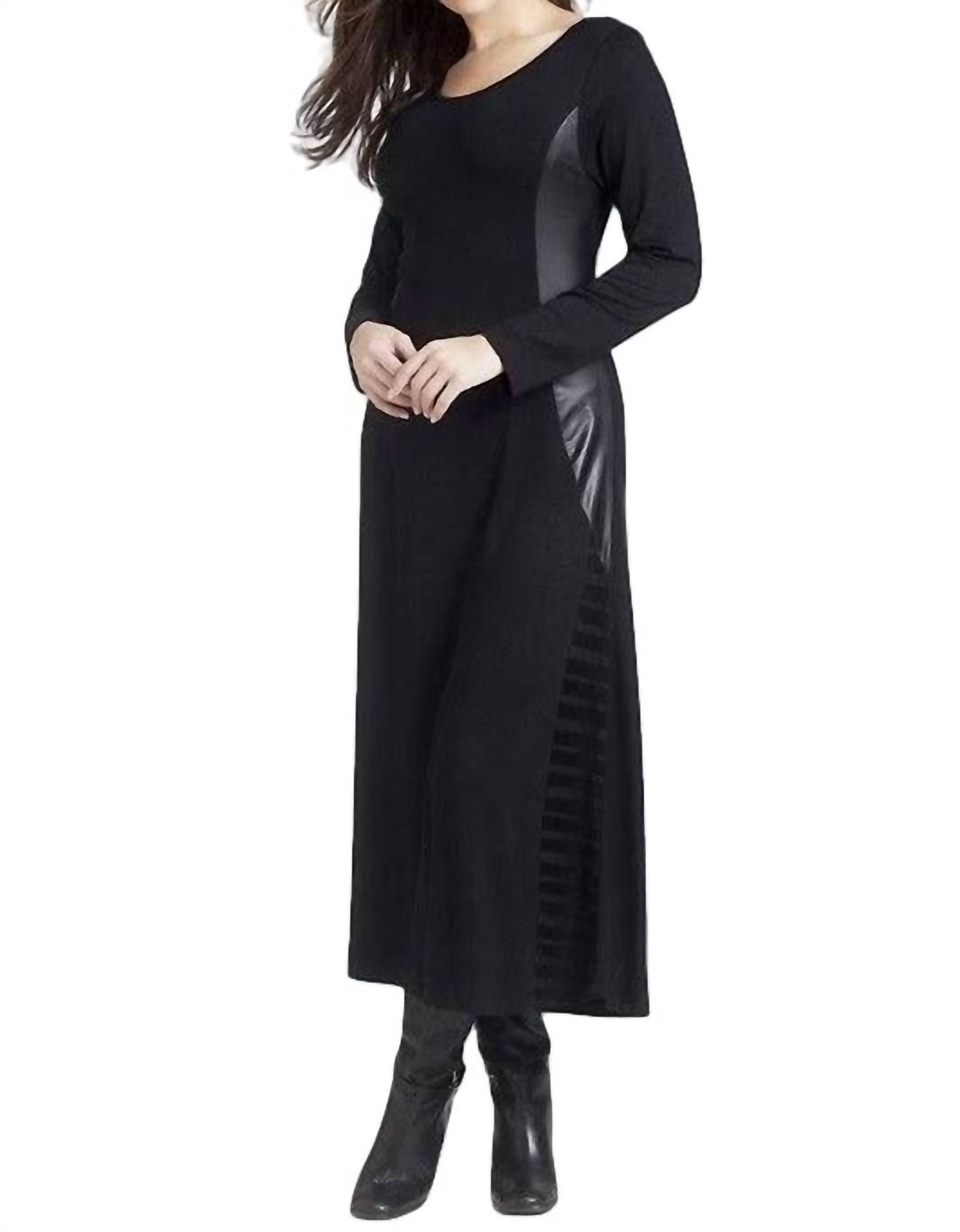 Платье макси с прозрачными вставками черного цвета ANGEL
Платье макси с прозрачными вставками черного цвета ANGEL