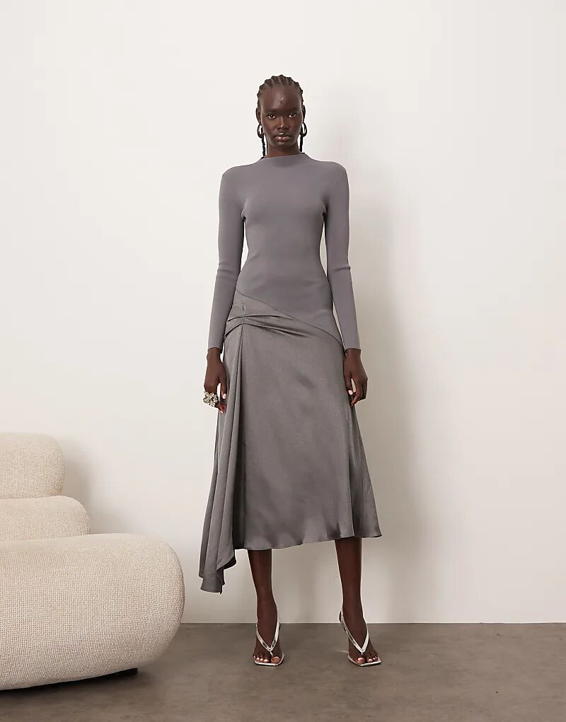 Платье миди ARRANGE с длинными рукавами из гибридного трикотажа серого цвета
Платье миди ARRANGE с длинными рукавами из гибридного трикотажа серого цвета