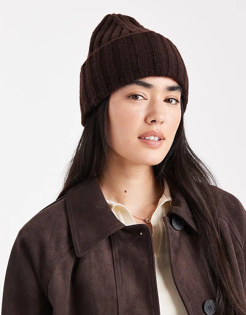 Ребристая шапка New Look коричневого цвета
Ребристая шапка New Look коричневого цвета