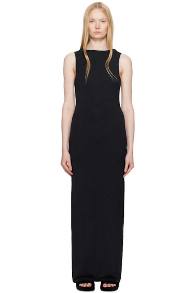 Черное гладкое многослойное длинное платье макси с вырезом лодочкой SKIMS
Черное гладкое многослойное длинное платье макси с вырезом лодочкой SKIMS