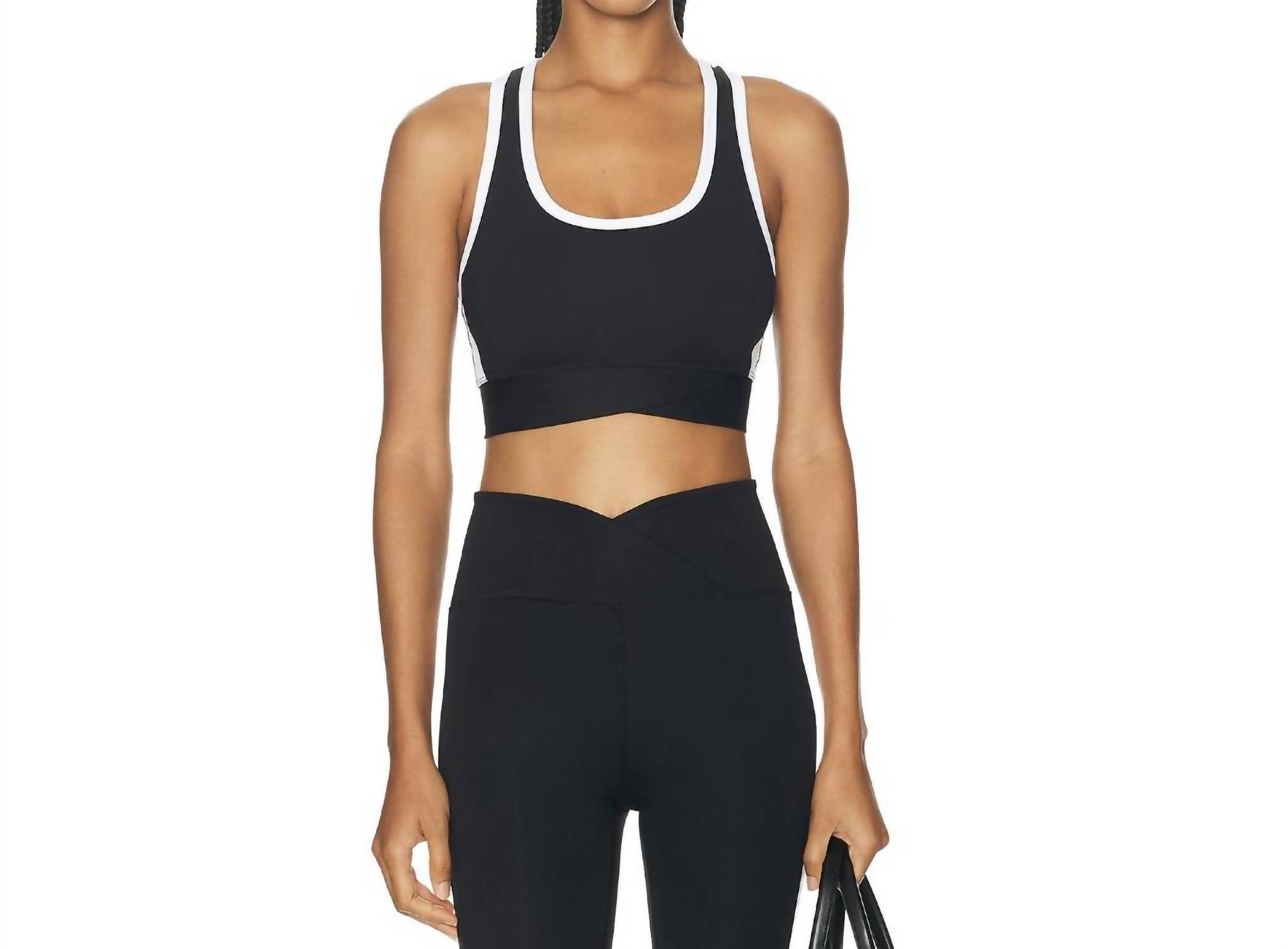 Спортивный бюстгальтер Yos Sport в черно-белом цвете Year of Ours
Спортивный бюстгальтер Yos Sport в черно-белом цвете Year of Ours