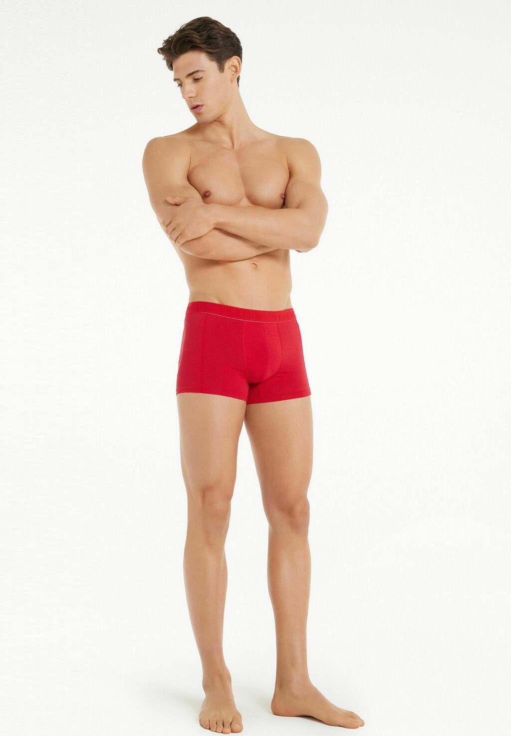 Брюки MIT KONTRAST NÄHTEN UND LOGO Tezenis, красный
Брюки MIT KONTRAST NÄHTEN UND LOGO Tezenis, красный