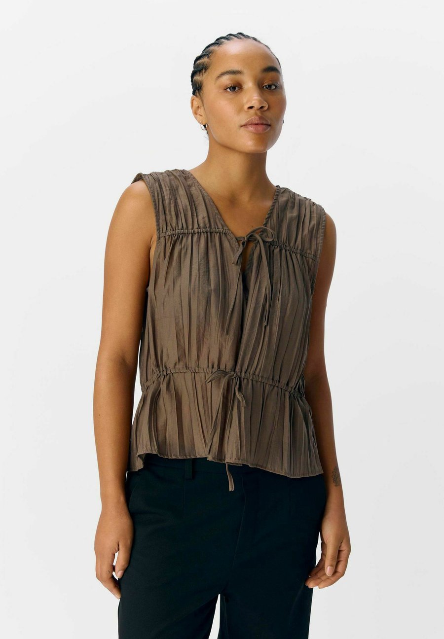 Блуза Object ÄRMELLOSES, Morel/Olive
Блуза Object ÄRMELLOSES, Morel/Olive