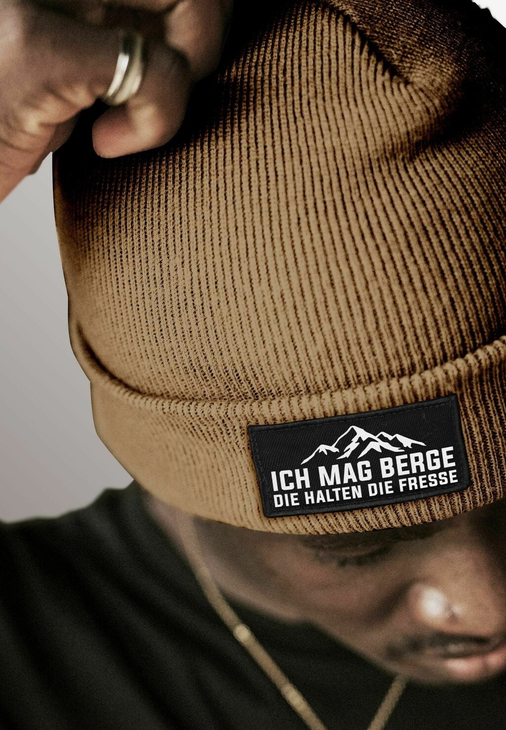 Шапка PATCH MIT SPRUCH ICH MAG BERGE- DIE HALTEN DIE FRESSE AUFDRUCK LUSTIG MoonWorks, светло-коричневый
Шапка PATCH MIT SPRUCH ICH MAG BERGE- DIE HALTEN DIE FRESSE AUFDRUCK LUSTIG MoonWorks, светло-коричневый