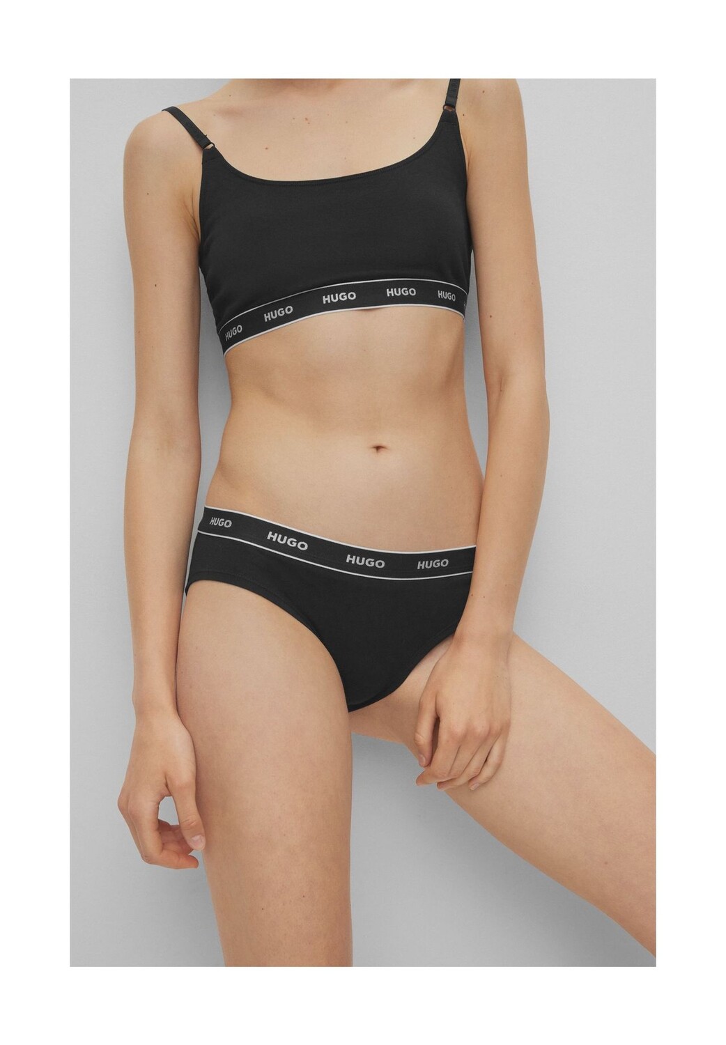Трусы в полоску, 3 пары, с логотипом на поясе, для женщин HUGO, черный
Трусы в полоску, 3 пары, с логотипом на поясе, для женщин HUGO, черный