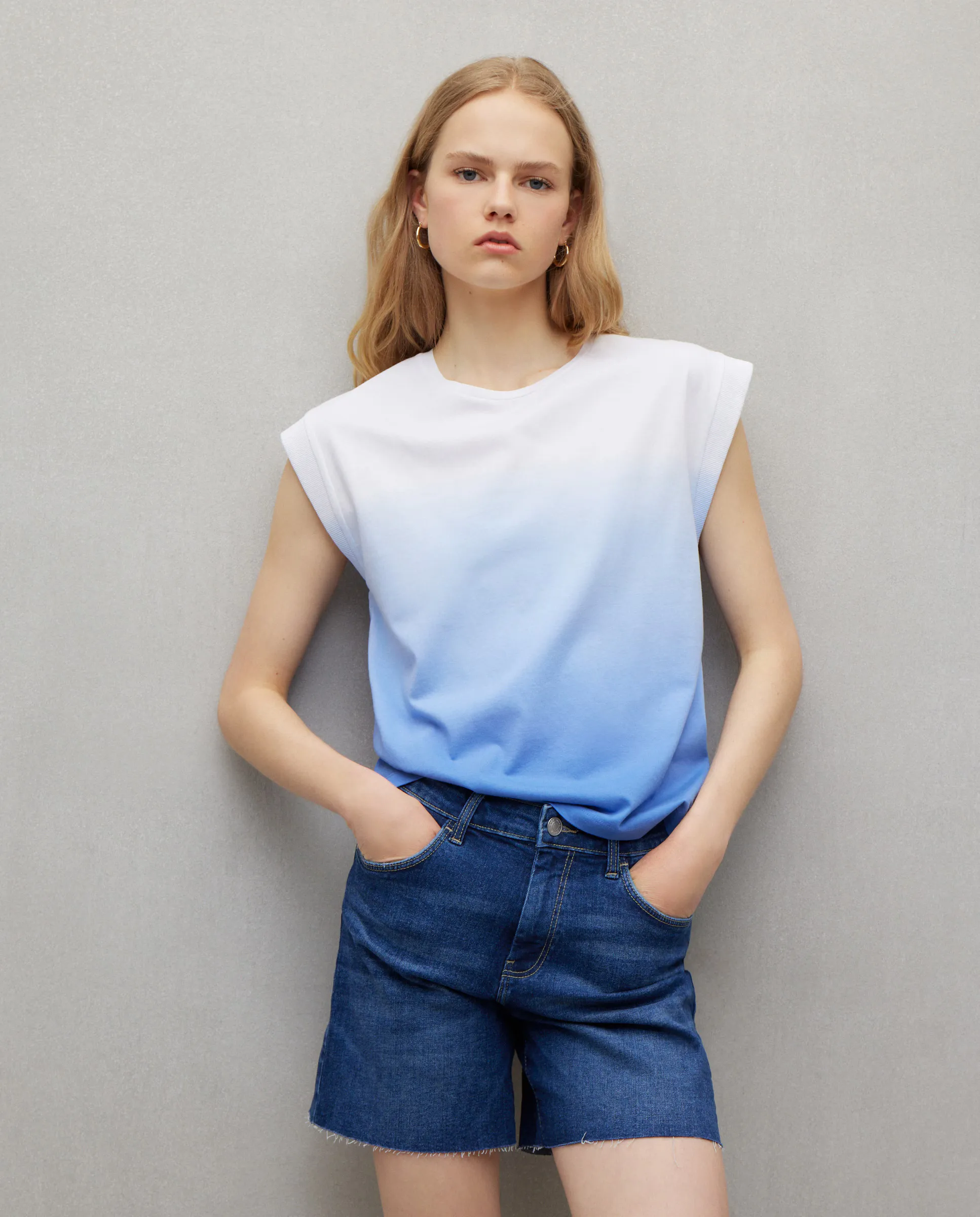 Женская футболка с коротким рукавом и круглым вырезом Easy Wear, синий
Женская футболка с коротким рукавом и круглым вырезом Easy Wear, синий