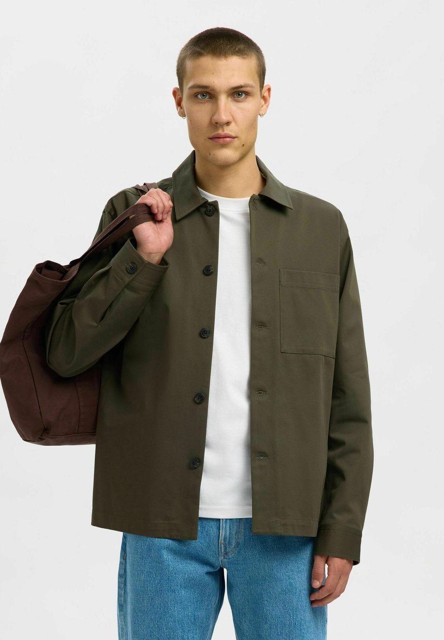 Куртка Selected Homme SLHTATE HEAVY OVERSHIRT, Forest Night/Dark Green
Куртка Selected Homme SLHTATE HEAVY OVERSHIRT, Forest Night/Dark Green